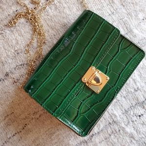 Green purse